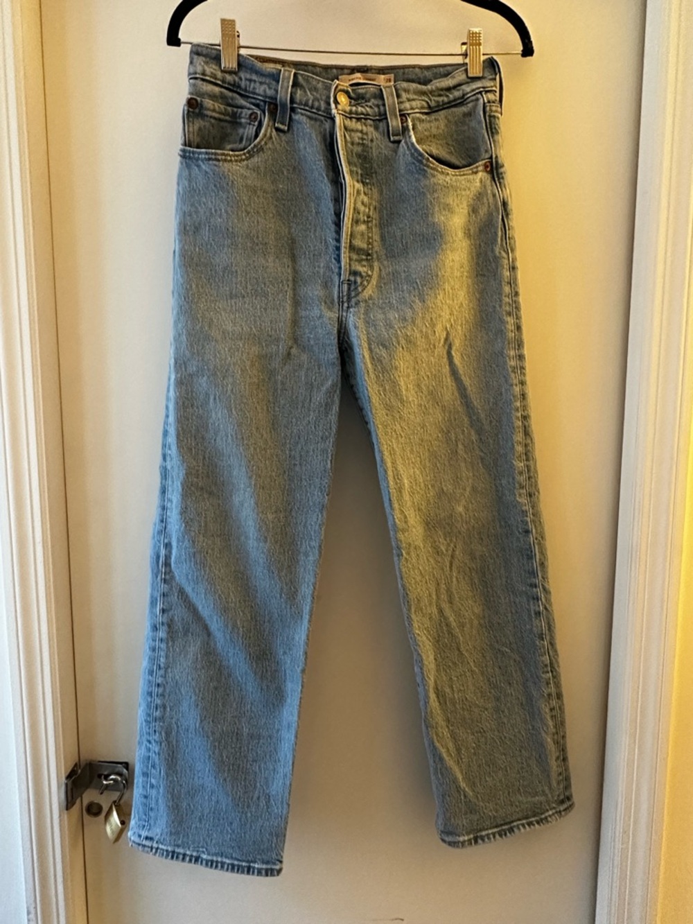 Levi’s Ribcage Straight light washed jeans